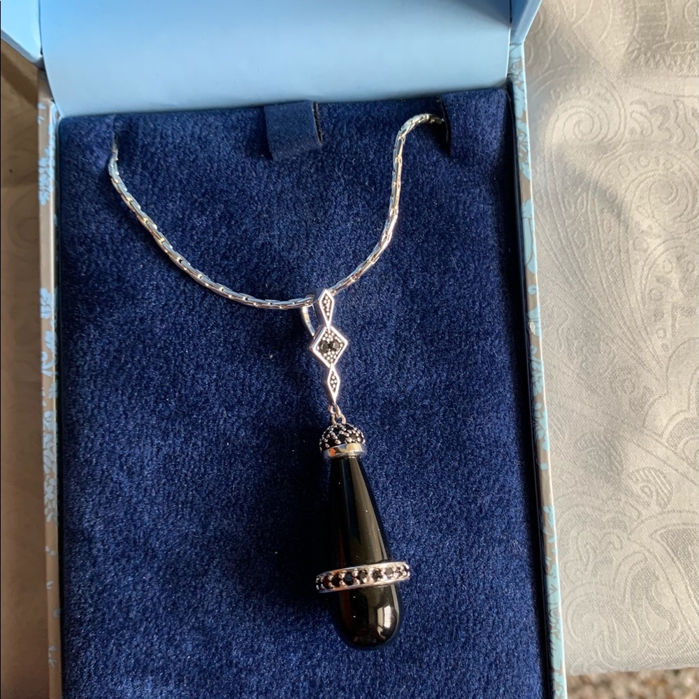 Newbridge Vintage Black Stone Pendant Necklace